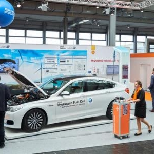 hm17-h27-38-1529868-bmw-shell_image_gallery_desktop